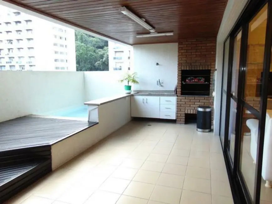 Apartamento com 4 quartos à venda, 200m2 em Barra Funda, Guaruja - SP - imagem 1 Foto 1 de Apartamento com 4 quartos à venda, 200m2 em Barra Funda, Guaruja - SP
