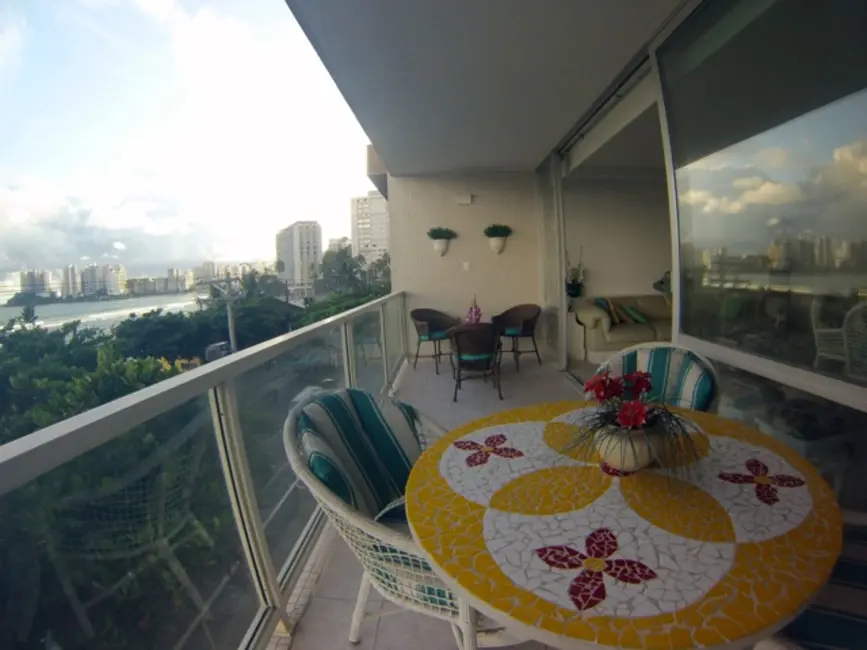 Foto 4 de Apartamento com 4 quartos à venda, 230m2 em Guaruja - SP