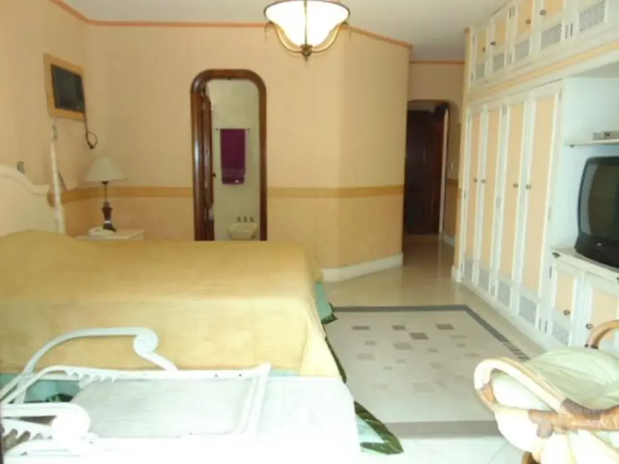 Apartamento com 3 quartos à venda e para alugar, 180m2 em Barra Funda, Guaruja - SP - imagem 9 Foto 9 de Apartamento com 3 quartos à venda e para alugar, 180m2 em Barra Funda, Guaruja - SP