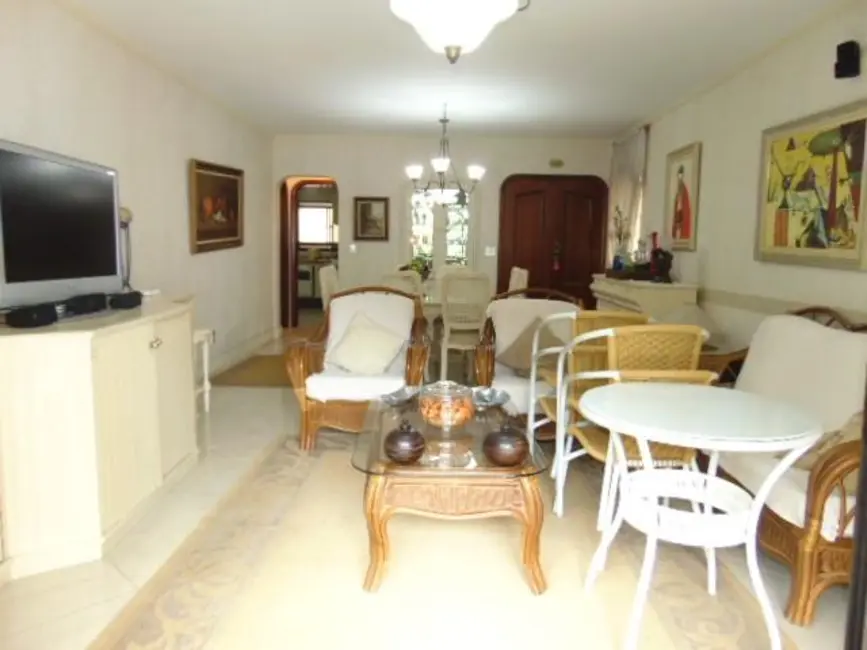 Apartamento com 3 quartos à venda e para alugar, 180m2 em Barra Funda, Guaruja - SP - imagem 2 Foto 2 de Apartamento com 3 quartos à venda e para alugar, 180m2 em Barra Funda, Guaruja - SP