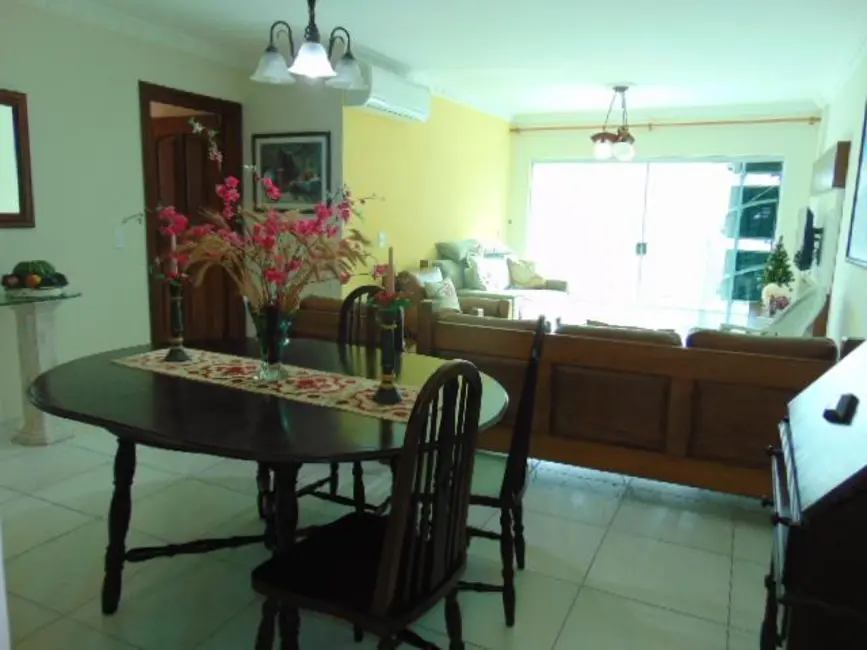 Apartamento com 3 quartos à venda, 142m2 em Barra Funda, Guaruja - SP - imagem 5 Foto 5 de Apartamento com 3 quartos à venda, 142m2 em Barra Funda, Guaruja - SP