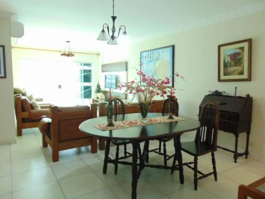 Apartamento com 3 quartos à venda, 142m2 em Barra Funda, Guaruja - SP - imagem 4 Foto 4 de Apartamento com 3 quartos à venda, 142m2 em Barra Funda, Guaruja - SP