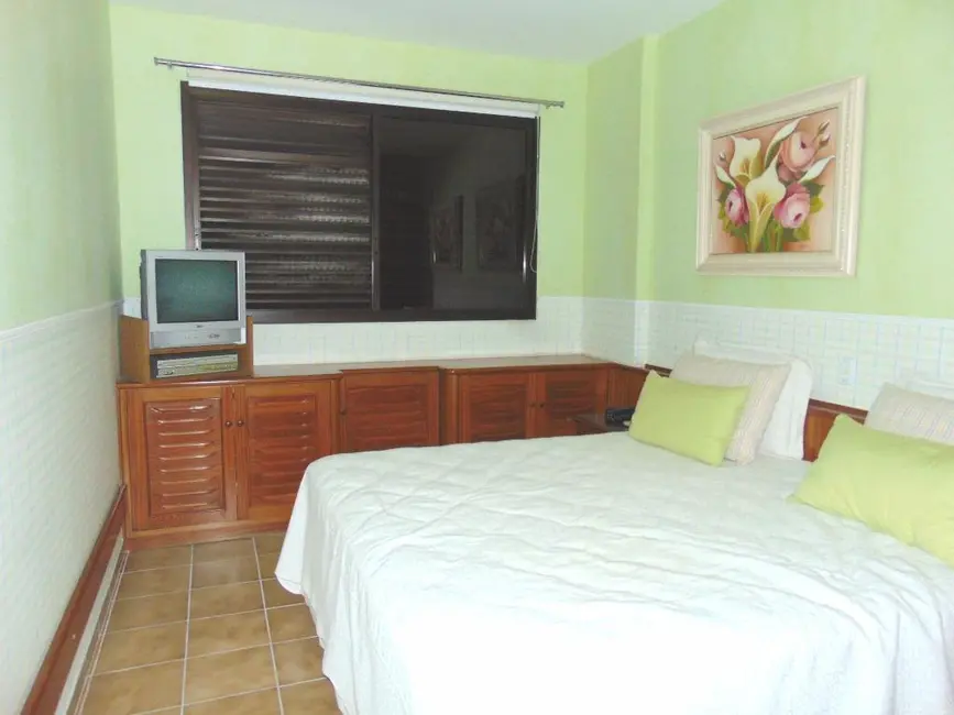 Foto 8 de Apartamento com 3 quartos à venda, 140m2 em Guaruja - SP