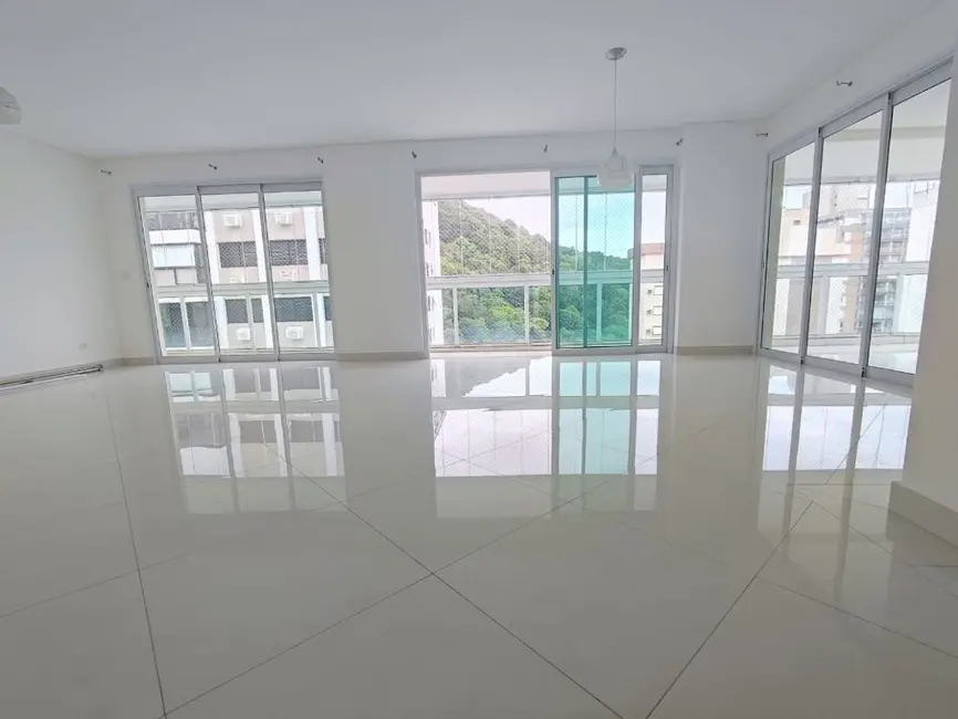 Apartamento com 3 quartos à venda, 175m2 em Guaruja - SP - imagem 6 Foto 6 de Apartamento com 3 quartos à venda, 175m2 em Guaruja - SP