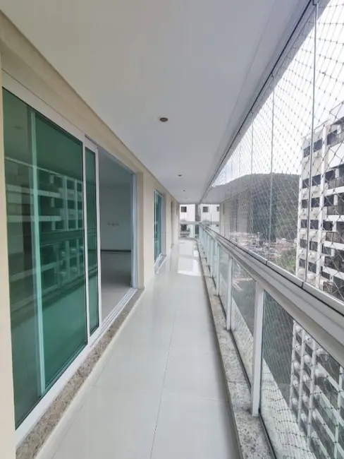 Apartamento com 3 quartos à venda, 175m2 em Guaruja - SP - imagem 3 Foto 3 de Apartamento com 3 quartos à venda, 175m2 em Guaruja - SP
