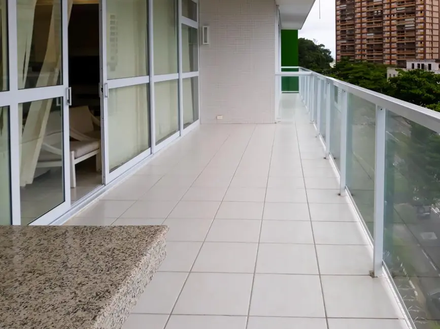 Apartamento com 4 quartos à venda, 220m2 em Guaruja - SP - imagem 4 Foto 4 de Apartamento com 4 quartos à venda, 220m2 em Guaruja - SP