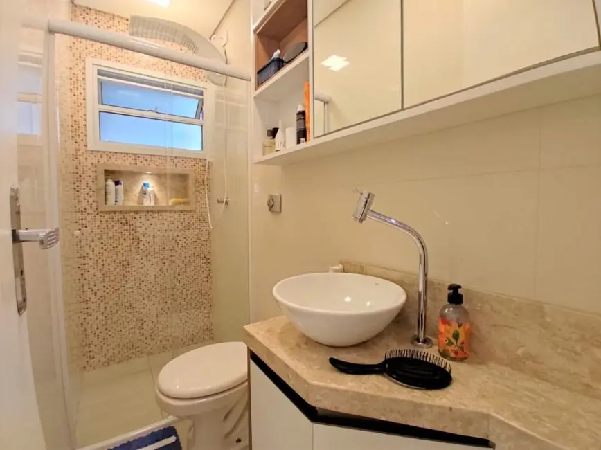 Foto 9 de Apartamento com 2 quartos à venda, 85m2 em Guaruja - SP