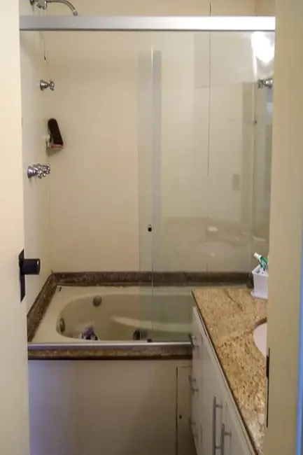 Loft / Flat com 2 quartos à venda, 75m2 em Barra Funda, Guaruja - SP - imagem 3 Foto 3 de Loft / Flat com 2 quartos à venda, 75m2 em Barra Funda, Guaruja - SP