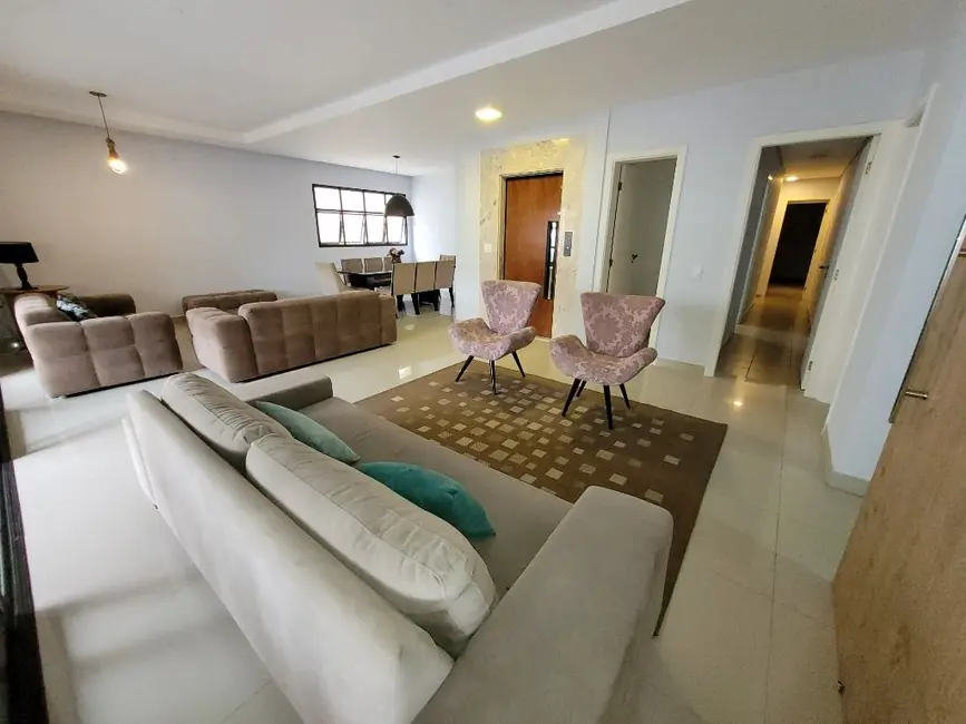 Apartamento com 4 quartos à venda, 200m2 em Barra Funda, Guaruja - SP - imagem 5 Foto 5 de Apartamento com 4 quartos à venda, 200m2 em Barra Funda, Guaruja - SP