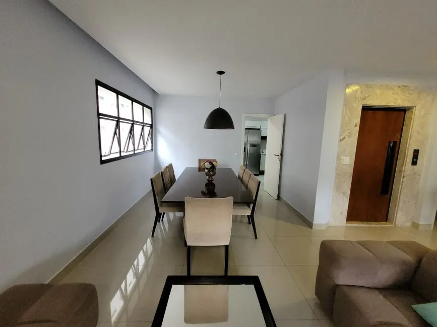 Apartamento com 4 quartos à venda, 200m2 em Barra Funda, Guaruja - SP - imagem 4 Foto 4 de Apartamento com 4 quartos à venda, 200m2 em Barra Funda, Guaruja - SP