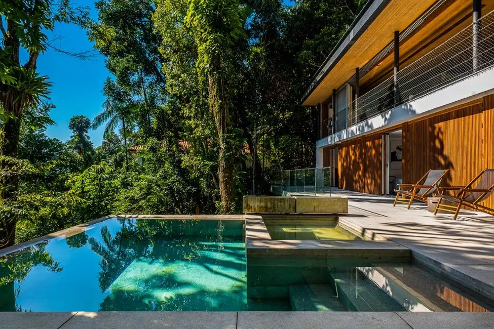 Casa de Condomínio com 4 quartos à venda, 1586m2 em Acapulco, Guaruja - SP - imagem 3 Foto 3 de Casa de Condomínio com 4 quartos à venda, 1586m2 em Acapulco, Guaruja - SP