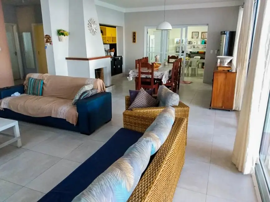 Sobrado com 5 quartos à venda, 630m2 em Guaruja - SP - imagem 9 Foto 9 de Sobrado com 5 quartos à venda, 630m2 em Guaruja - SP