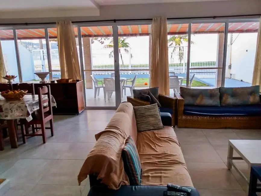 Sobrado com 5 quartos à venda, 630m2 em Guaruja - SP - imagem 8 Foto 8 de Sobrado com 5 quartos à venda, 630m2 em Guaruja - SP
