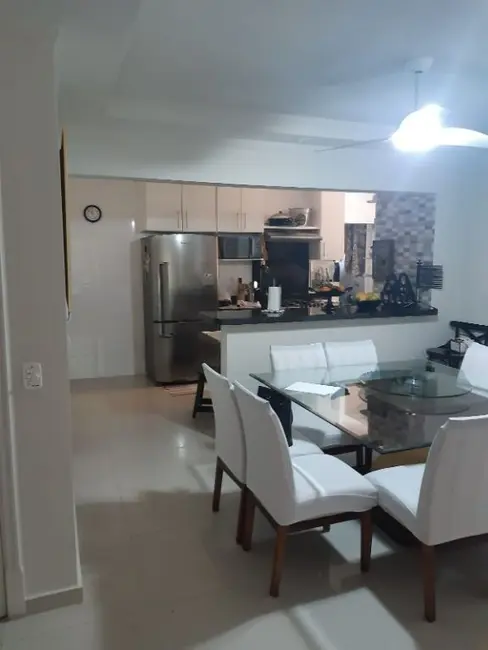 Apartamento com 3 quartos à venda, 130m2 em Barra Funda, Guaruja - SP - imagem 2 Foto 2 de Apartamento com 3 quartos à venda, 130m2 em Barra Funda, Guaruja - SP