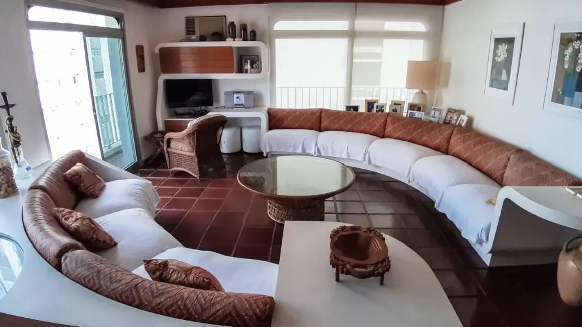 Apartamento com 3 quartos à venda, 130m2 em Guaruja - SP - imagem 3 Foto 3 de Apartamento com 3 quartos à venda, 130m2 em Guaruja - SP