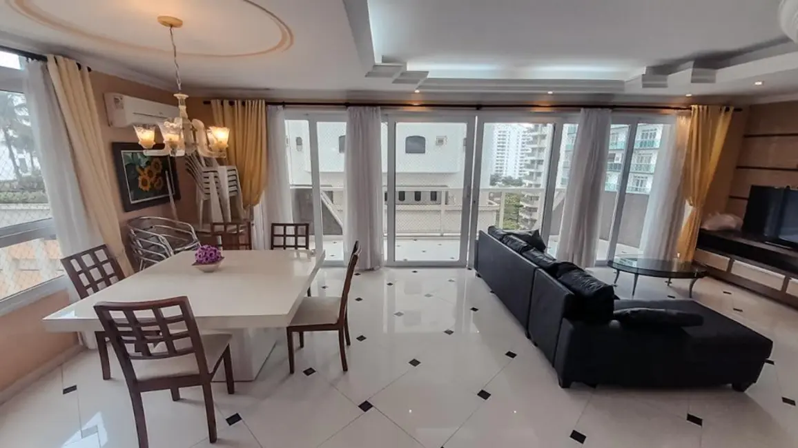 Foto 3 de Apartamento com 3 quartos à venda, 176m2 em Guaruja - SP