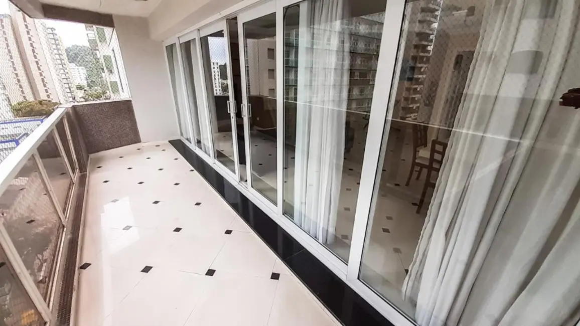 Foto 7 de Apartamento com 3 quartos à venda, 176m2 em Guaruja - SP