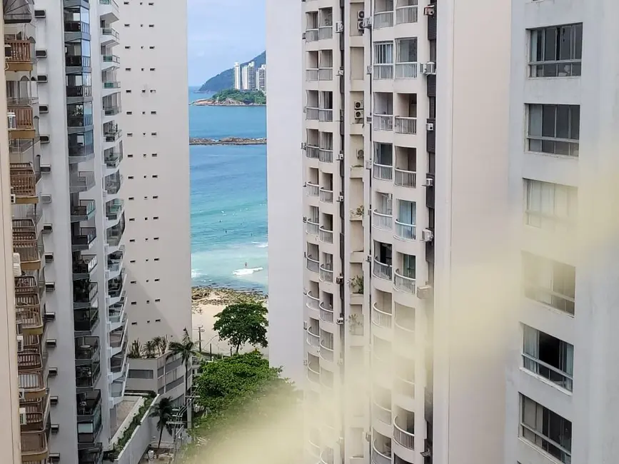 Apartamento com 3 quartos à venda, 108m2 em Guaruja - SP - imagem 4 Foto 4 de Apartamento com 3 quartos à venda, 108m2 em Guaruja - SP