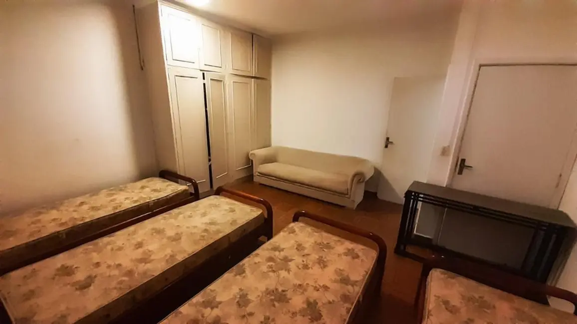 Foto 9 de Apartamento com 5 quartos à venda, 210m2 em Guaruja - SP