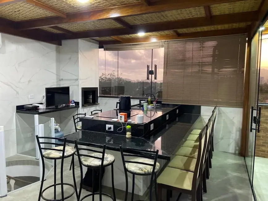 Cobertura com 2 quartos à venda, 150m2 em Jardim Virgínia, Guaruja - SP - imagem 8 Foto 8 de Cobertura com 2 quartos à venda, 150m2 em Jardim Virgínia, Guaruja - SP