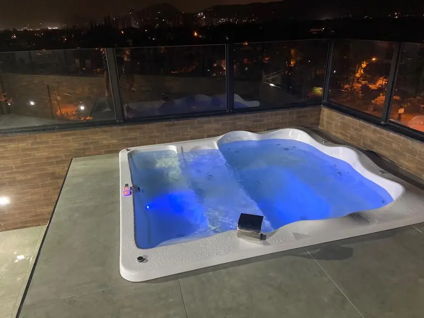 Cobertura com 2 quartos à venda, 150m2 em Jardim Virgínia, Guaruja - SP - imagem 4 Foto 4 de Cobertura com 2 quartos à venda, 150m2 em Jardim Virgínia, Guaruja - SP