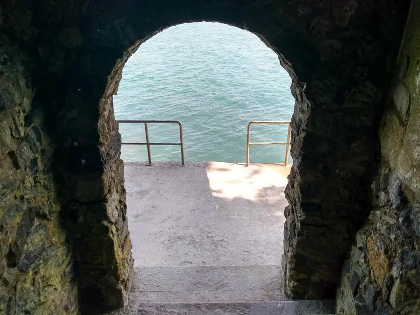 Casa de Condomínio com 3 quartos à venda, 403m2 em Guaruja - SP - imagem 8 Foto 8 de Casa de Condomínio com 3 quartos à venda, 403m2 em Guaruja - SP