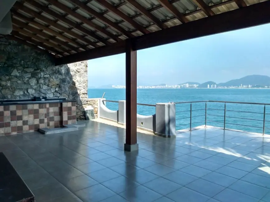 Casa de Condomínio com 3 quartos à venda, 403m2 em Guaruja - SP - imagem 6 Foto 6 de Casa de Condomínio com 3 quartos à venda, 403m2 em Guaruja - SP