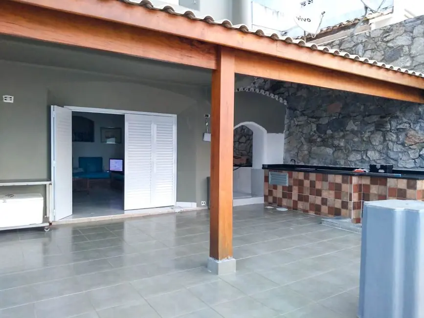 Casa de Condomínio com 3 quartos à venda, 403m2 em Guaruja - SP - imagem 4 Foto 4 de Casa de Condomínio com 3 quartos à venda, 403m2 em Guaruja - SP