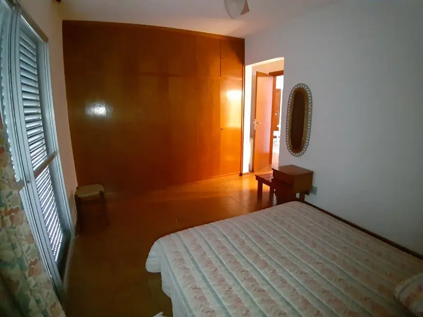Foto 9 de Apartamento com 3 quartos à venda, 130m2 em Guaruja - SP