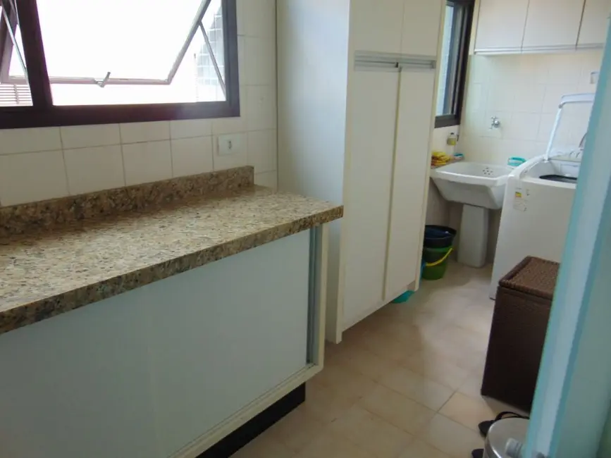 Apartamento com 3 quartos à venda, 197m2 em Barra Funda, Guaruja - SP - imagem 8 Foto 8 de Apartamento com 3 quartos à venda, 197m2 em Barra Funda, Guaruja - SP