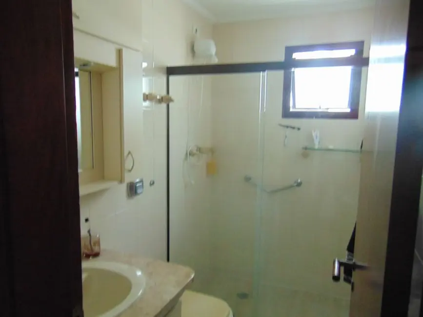 Apartamento com 3 quartos à venda, 197m2 em Barra Funda, Guaruja - SP - imagem 5 Foto 5 de Apartamento com 3 quartos à venda, 197m2 em Barra Funda, Guaruja - SP