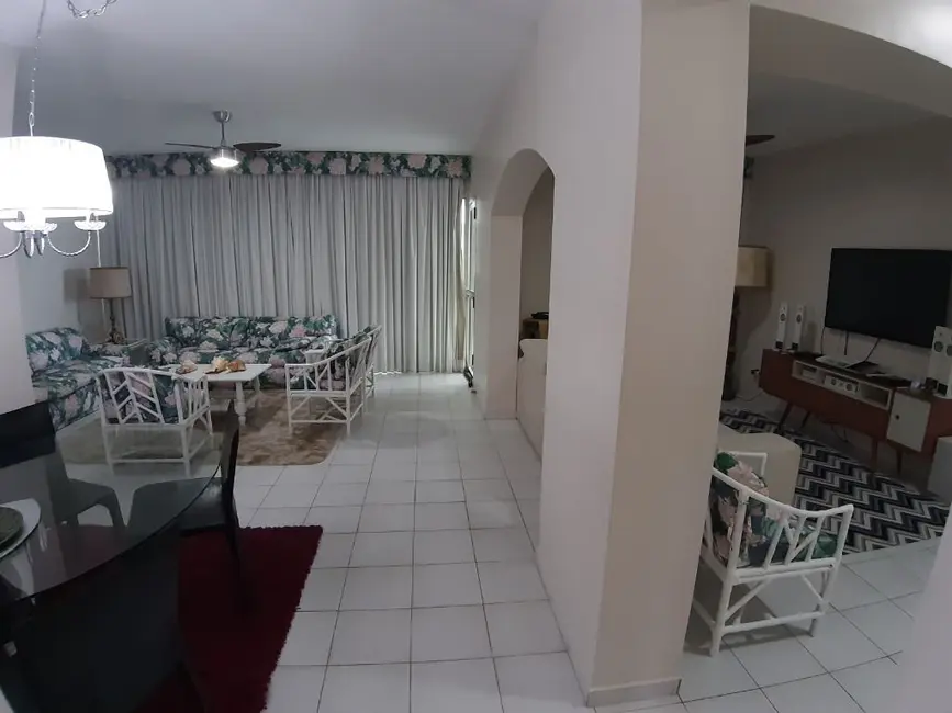 Apartamento com 3 quartos à venda, 130m2 em Barra Funda, Guaruja - SP - imagem 4 Foto 4 de Apartamento com 3 quartos à venda, 130m2 em Barra Funda, Guaruja - SP