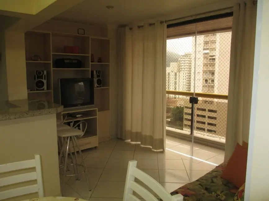 Loft / Flat com 2 quartos à venda, 70m2 em Guaruja - SP - imagem 4 Foto 4 de Loft / Flat com 2 quartos à venda, 70m2 em Guaruja - SP