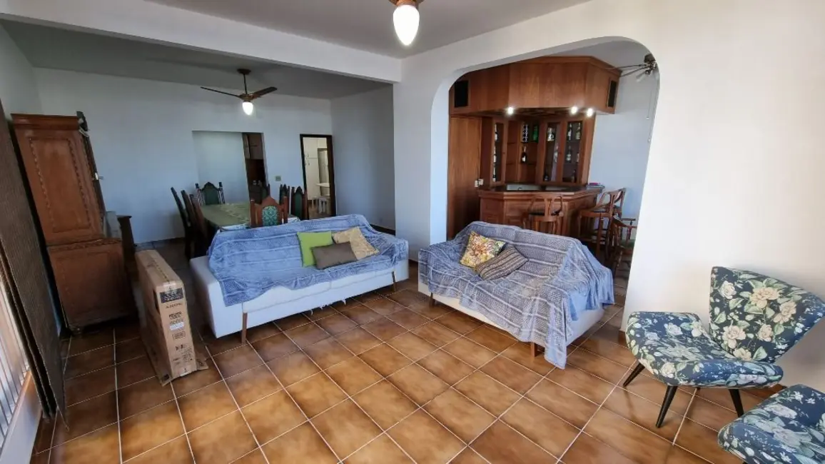 Apartamento com 3 quartos à venda, 190m2 em Barra Funda, Guaruja - SP - imagem 3 Foto 3 de Apartamento com 3 quartos à venda, 190m2 em Barra Funda, Guaruja - SP