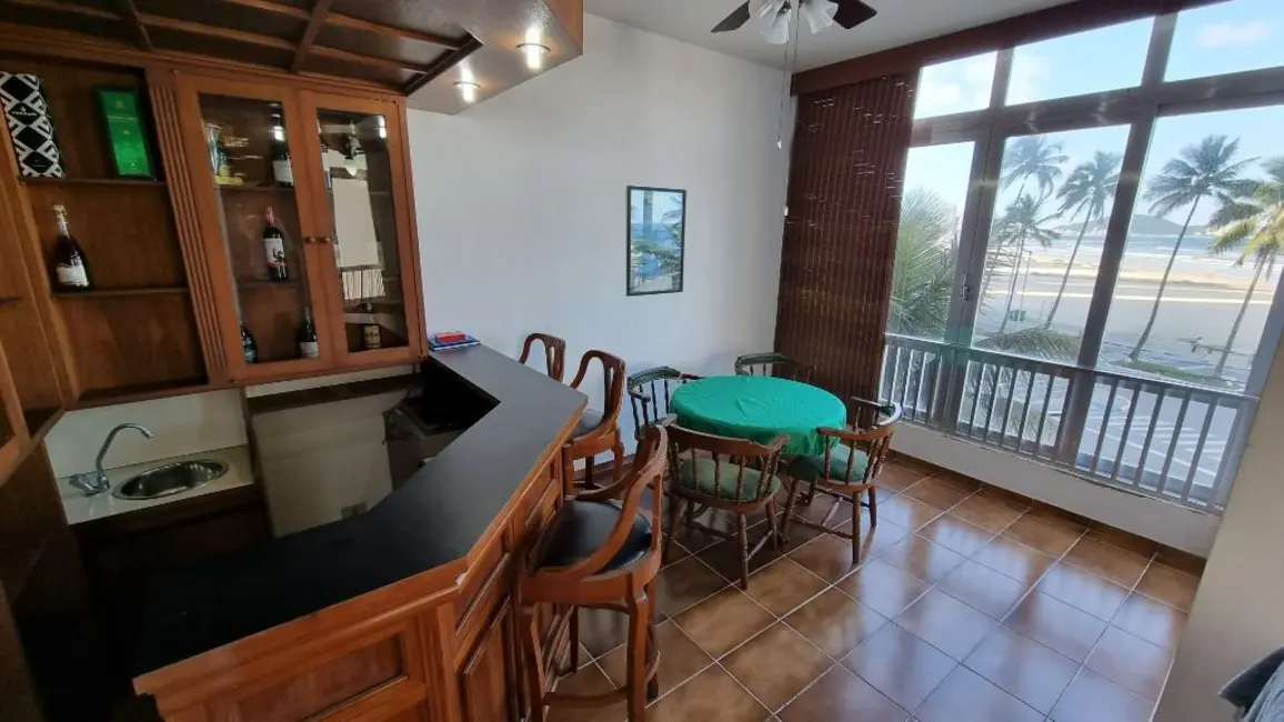 Apartamento com 3 quartos à venda, 190m2 em Barra Funda, Guaruja - SP - imagem 4 Foto 4 de Apartamento com 3 quartos à venda, 190m2 em Barra Funda, Guaruja - SP