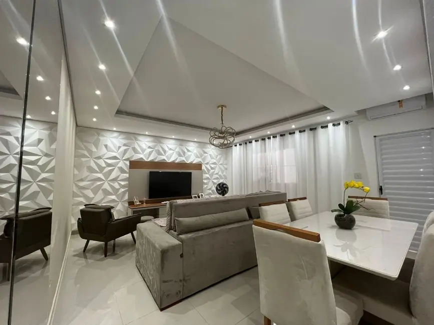 Foto 7 de Casa com 2 quartos à venda, 480m2 em Guaruja - SP