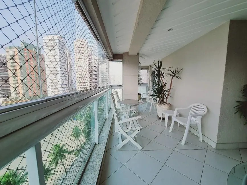 Foto 4 de Apartamento com 4 quartos à venda, 180m2 em Vila Luis Antônio, Guaruja - SP