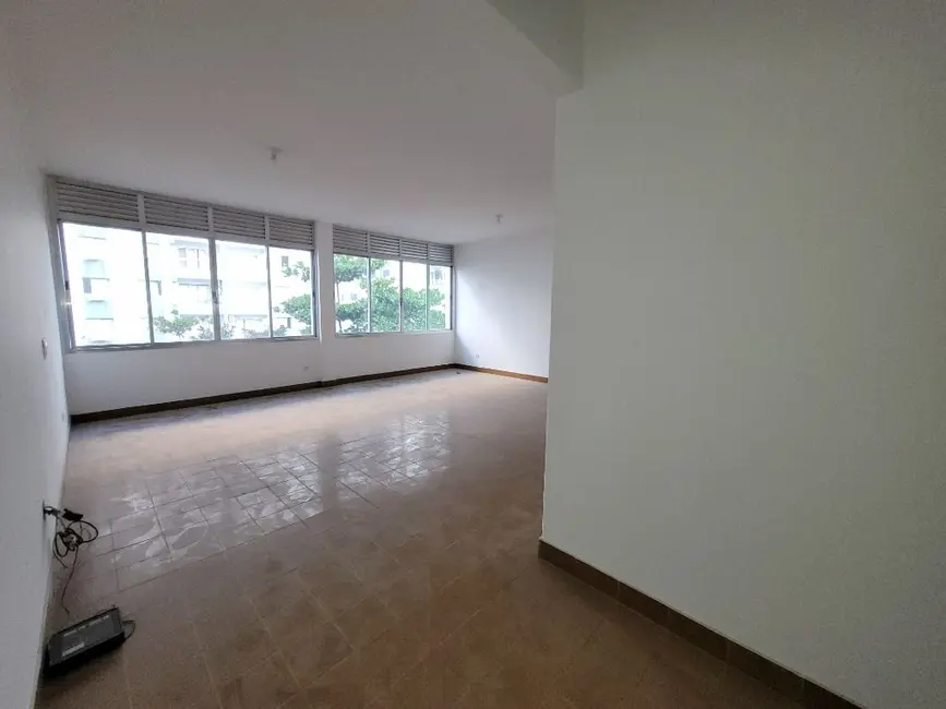 Apartamento com 3 quartos à venda, 100m2 em Guaruja - SP - imagem 2 Foto 2 de Apartamento com 3 quartos à venda, 100m2 em Guaruja - SP