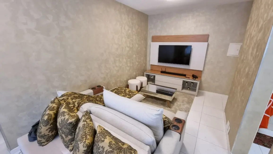 Loft / Flat com 2 quartos à venda, 76m2 em Guaruja - SP - imagem 3 Foto 3 de Loft / Flat com 2 quartos à venda, 76m2 em Guaruja - SP