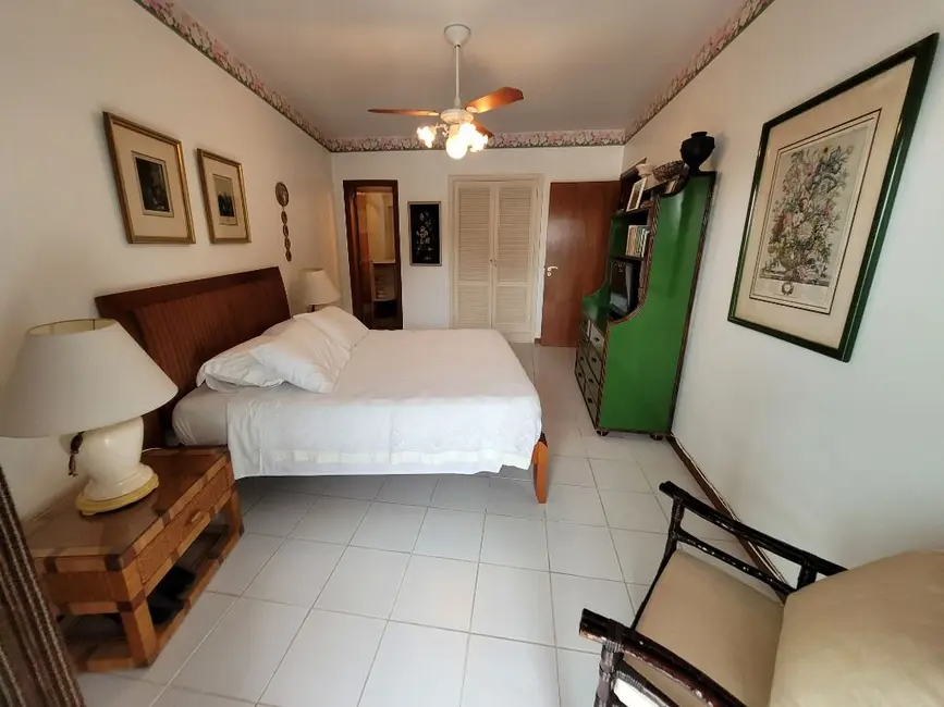 Apartamento com 3 quartos à venda, 168m2 em Guaruja - SP - imagem 8 Foto 8 de Apartamento com 3 quartos à venda, 168m2 em Guaruja - SP