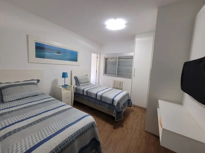 Foto 7 de Apartamento com 3 quartos à venda, 168m2 em Guaruja - SP