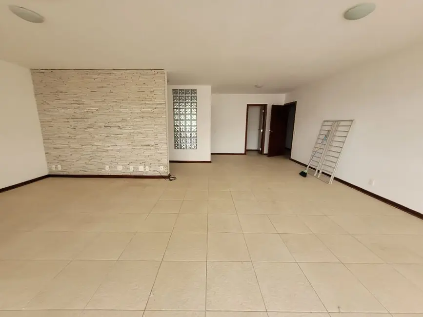 Foto 2 de Apartamento com 4 quartos à venda, 160m2 em Guaruja - SP