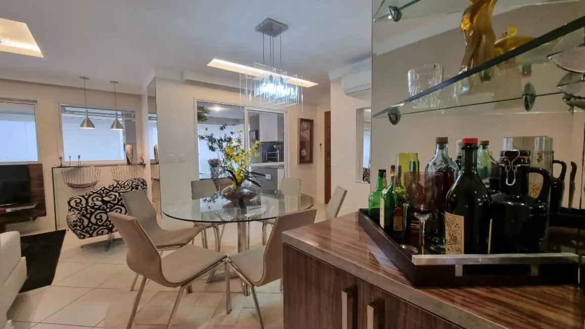 Foto 3 de Apartamento com 3 quartos à venda, 148m2 em Vila Luis Antônio, Guaruja - SP