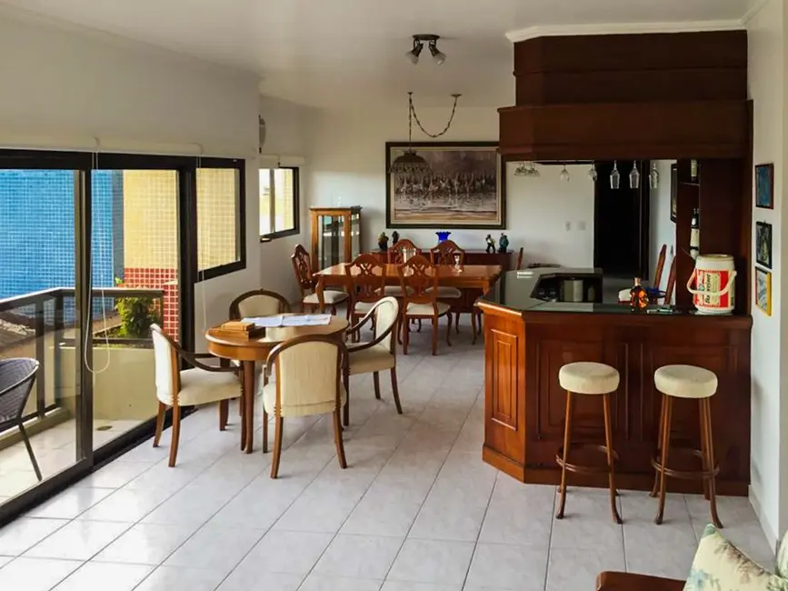 Foto 2 de Apartamento com 3 quartos à venda, 205m2 em Guaruja - SP