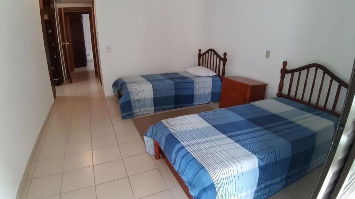 Apartamento com 3 quartos à venda, 179m2 em Guaruja - SP - imagem 8 Foto 8 de Apartamento com 3 quartos à venda, 179m2 em Guaruja - SP