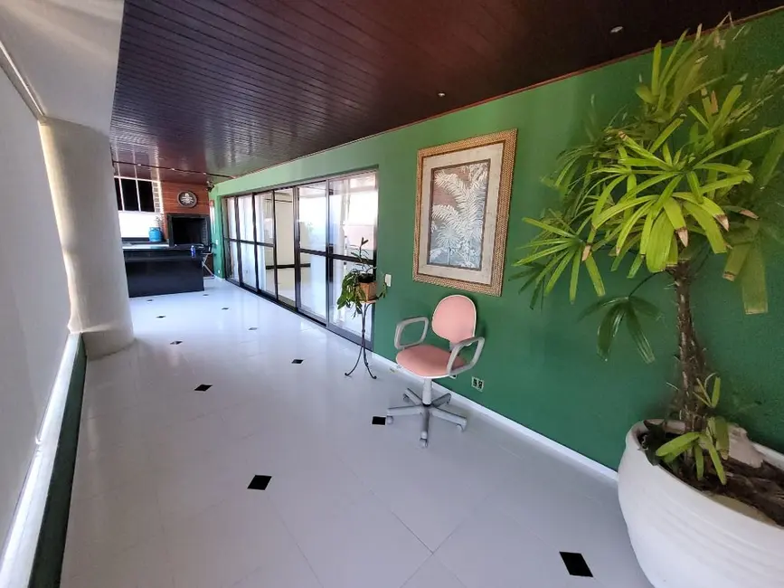 Apartamento com 3 quartos à venda, 195m2 em Barra Funda, Guaruja - SP - imagem 6 Foto 6 de Apartamento com 3 quartos à venda, 195m2 em Barra Funda, Guaruja - SP