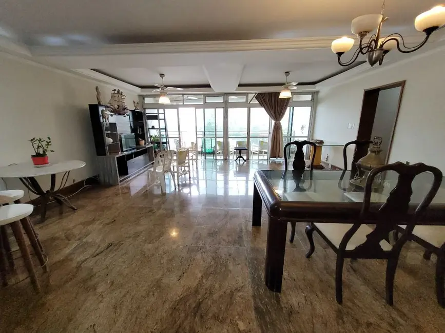 Apartamento com 4 quartos à venda, 234m2 em Guaruja - SP - imagem 4 Foto 4 de Apartamento com 4 quartos à venda, 234m2 em Guaruja - SP