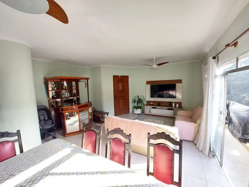 Apartamento com 3 quartos à venda, 198m2 em Barra Funda, Guaruja - SP - imagem 3 Foto 3 de Apartamento com 3 quartos à venda, 198m2 em Barra Funda, Guaruja - SP