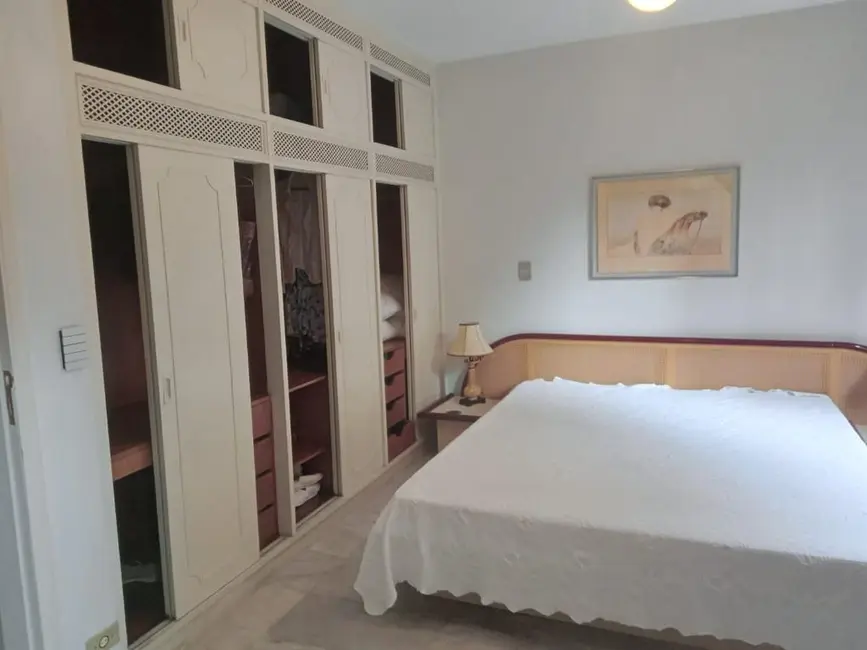 Apartamento com 4 quartos à venda e para alugar, 230m2 em Guaruja - SP - imagem 8 Foto 8 de Apartamento com 4 quartos à venda e para alugar, 230m2 em Guaruja - SP