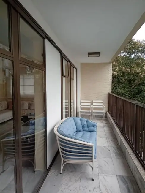 Apartamento com 4 quartos à venda e para alugar, 230m2 em Guaruja - SP - imagem 6 Foto 6 de Apartamento com 4 quartos à venda e para alugar, 230m2 em Guaruja - SP